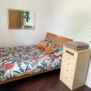 In Stratford With Private Bathroom And Parking Homestay London